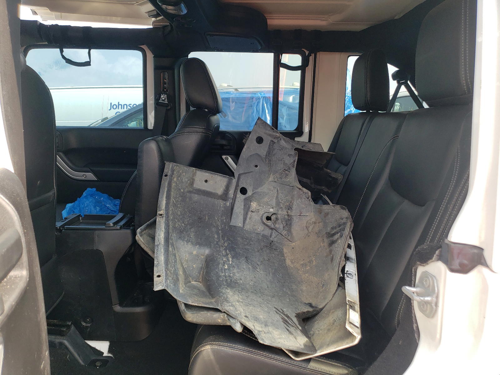 Photo 6 from auction – 2015 JEEP WRANGLER U with VIN 1C4BJWEG5FL644101