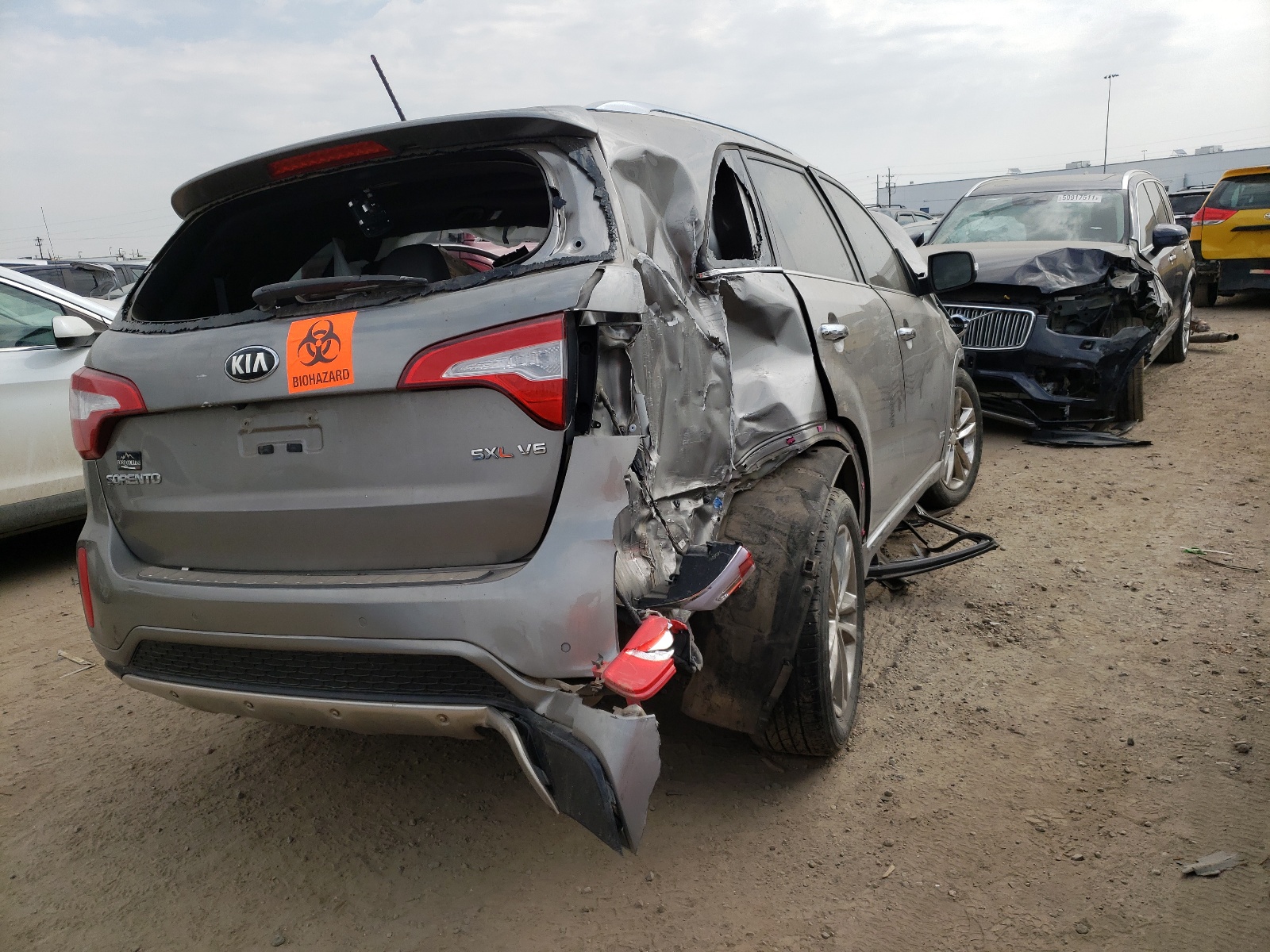 Photo 4 from auction – 2015 KIA SORENTO SX with VIN 5XYKWDA72FG629515