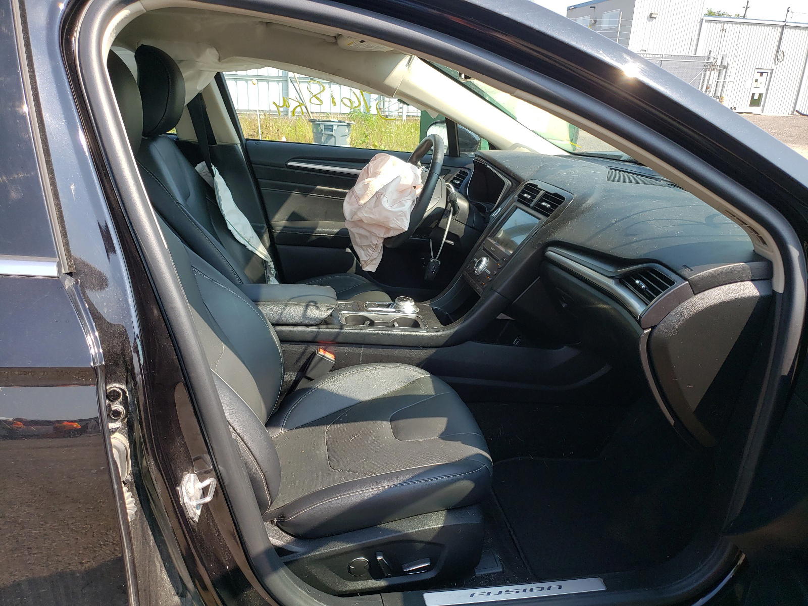 Photo 5 from auction – 2019 FORD FUSION with VIN 3FA6P0RU4KR211688