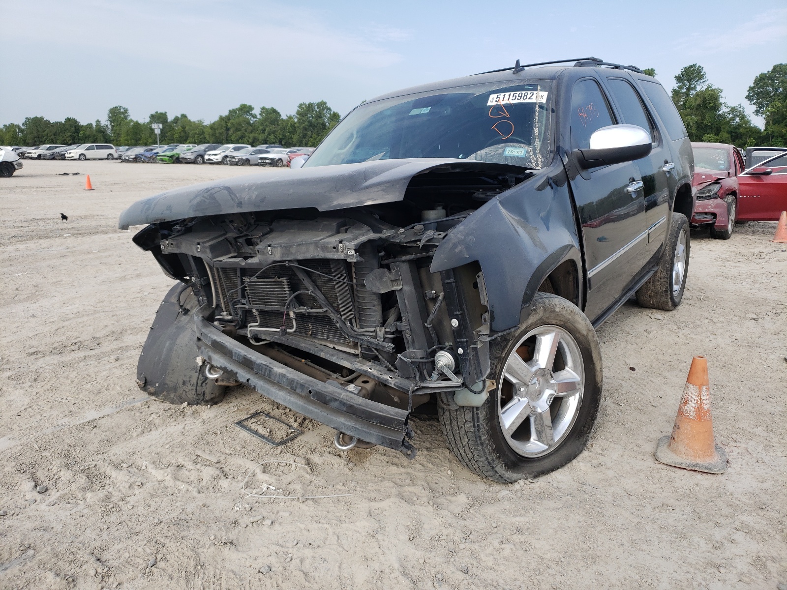 Photo 2 from auction – 2013 CHEVROLET TAHOE K150 with VIN 1GNSKCE02DR355192