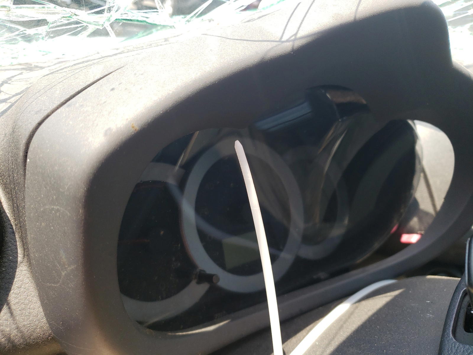 Photo 8 from auction – 2011 TOYOTA RAV4 LIMIT with VIN 2T3DF4DV2BW103075