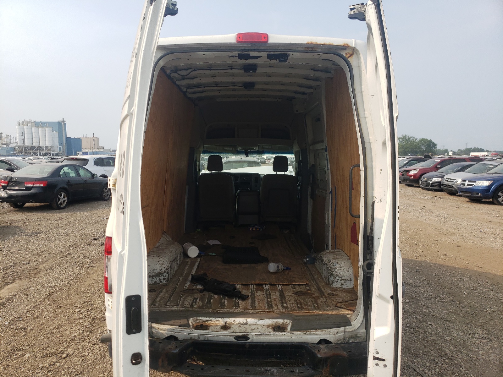 Photo 9 from auction – 2012 NISSAN NV 2500 with VIN 1N6BF0LX9CN117600