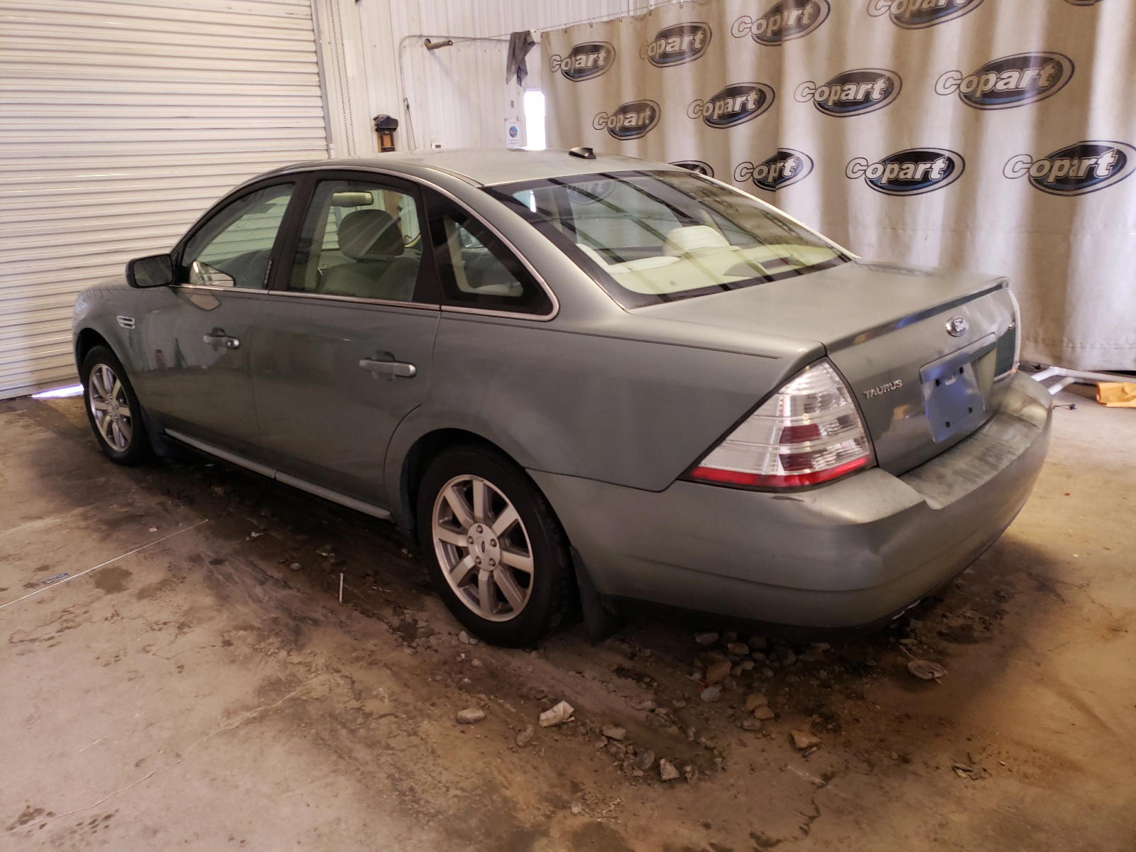 Photo 3 from auction – 2008 FORD TAURUS SEL with VIN 1FAHP24W48G145530