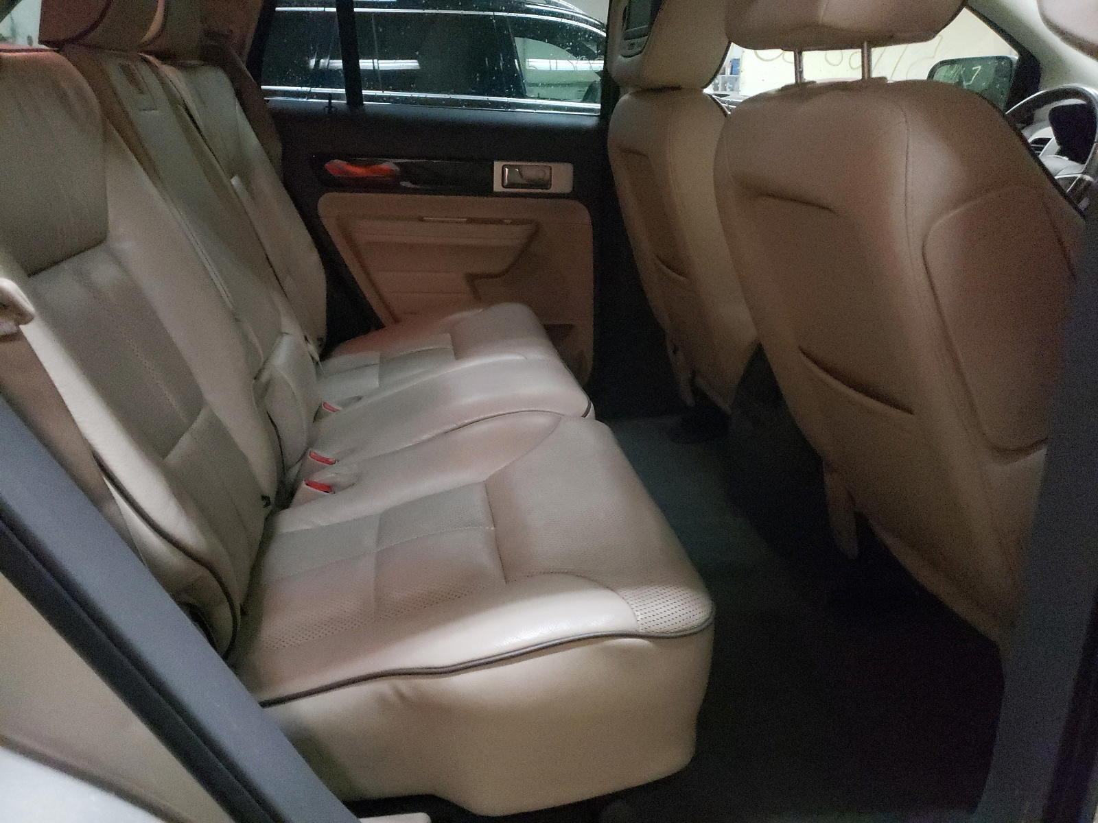 Photo 6 from auction – 2010 LINCOLN MKX with VIN 2LMDJ8JC3ABJ09302