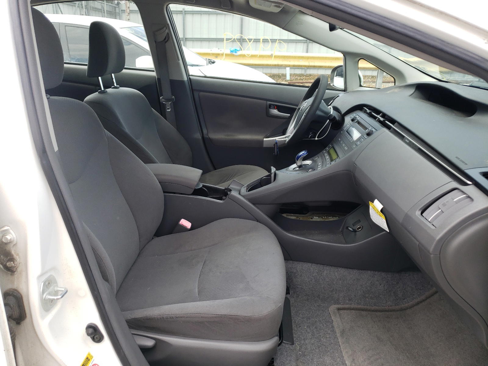 Photo 5 from auction – 2011 TOYOTA PRIUS with VIN JTDKN3DU5B1367207