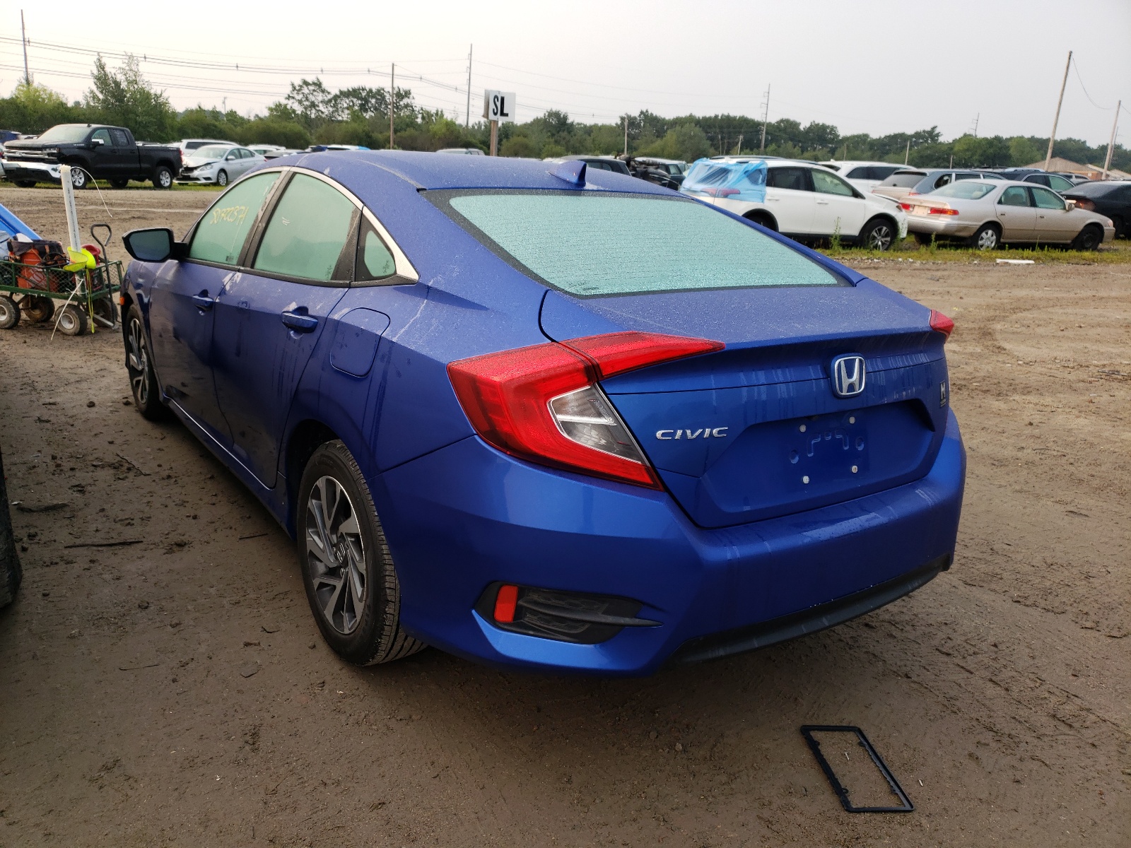 Photo 3 from auction – 2018 HONDA CIVIC EX with VIN 2HGFC2F74JH547188