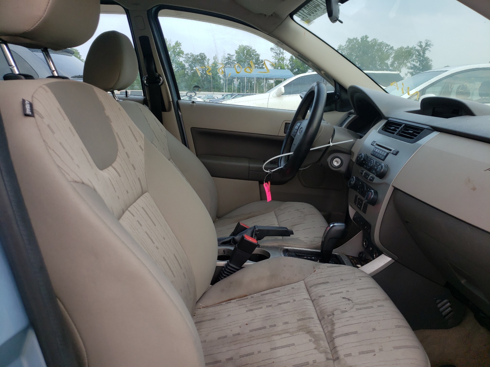Photo 5 from auction – 2009 FORD FOCUS SE with VIN 1FAHP35N89W163855