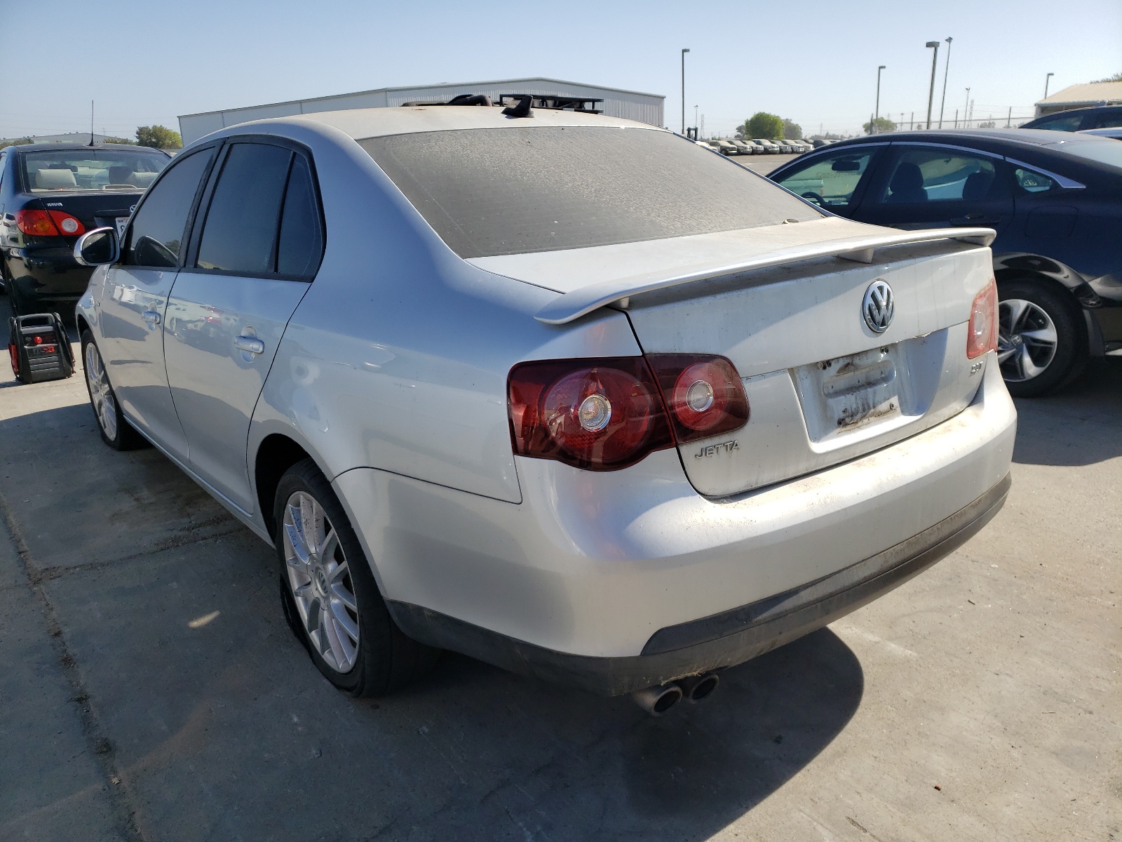 Photo 3 from auction – 2008 VOLKSWAGEN JETTA WOLF with VIN 3VWRA71K68M187747