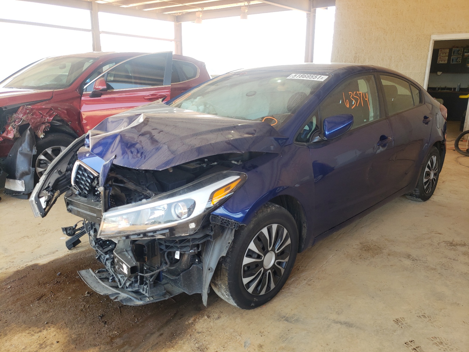 Photo 2 from auction – 2018 KIA FORTE LX with VIN 3KPFK4A70JE177647