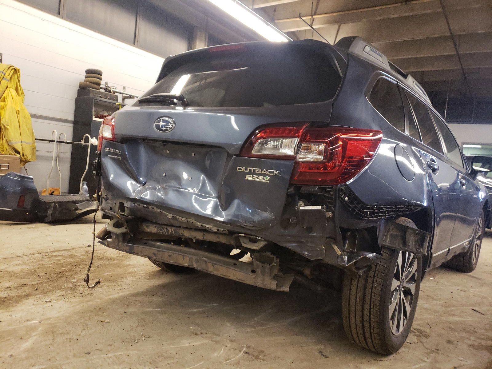 Photo 9 from auction – 2017 SUBARU OUTBACK 2. with VIN 4S4BSANC4H3305941