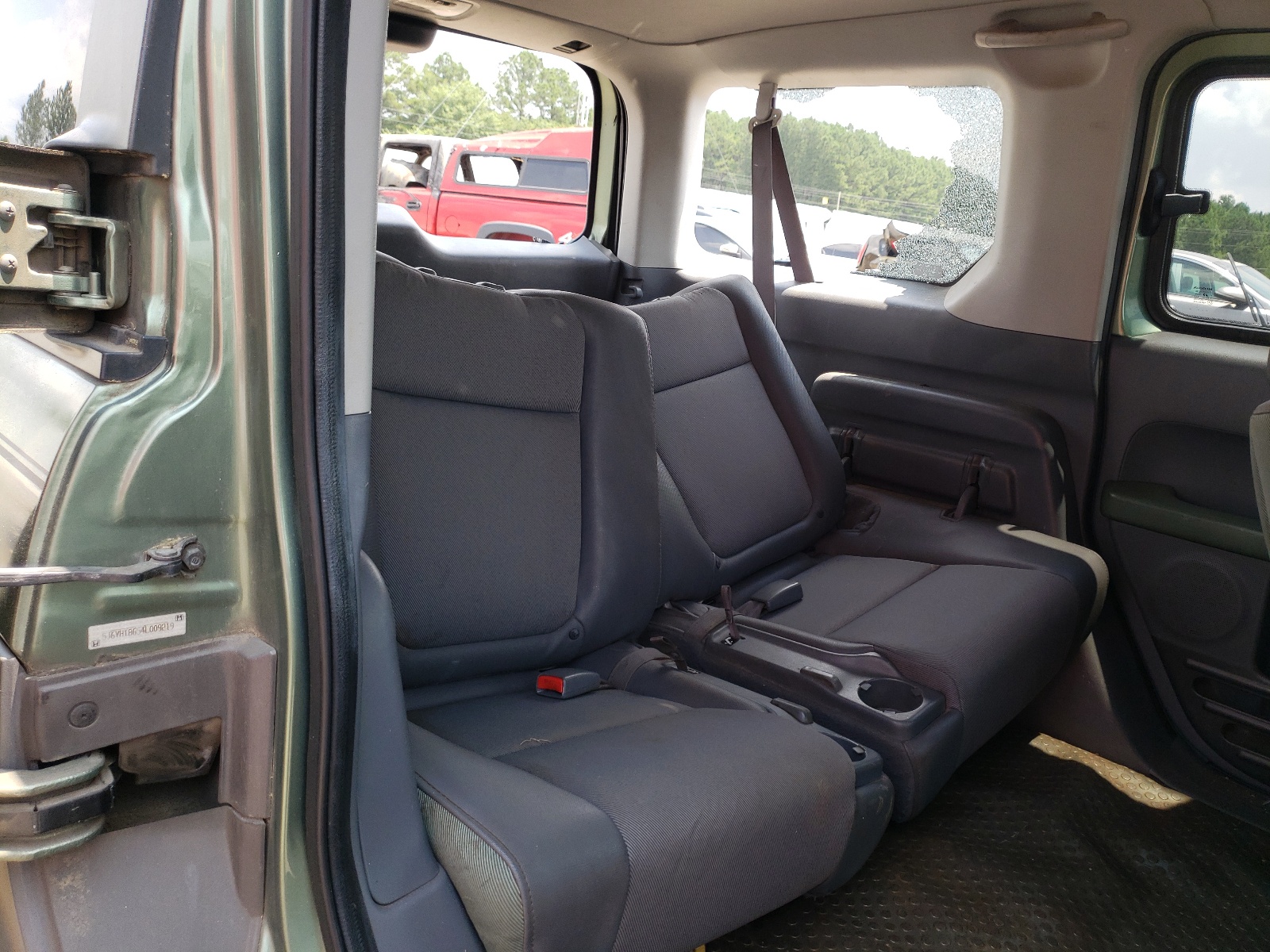 Photo 6 from auction – 2004 HONDA ELEMENT EX with VIN 5J6YH18654L009219