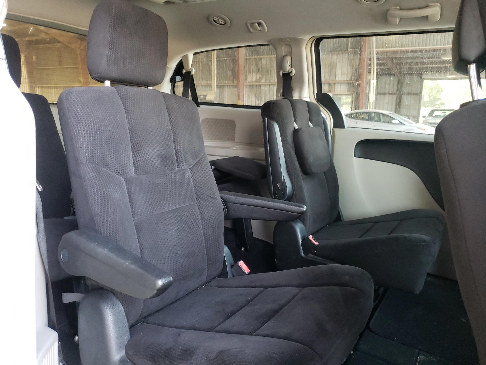 Photo 6 from auction – 2012 DODGE CARAVAN with VIN 2C4RDGDG2CR389665