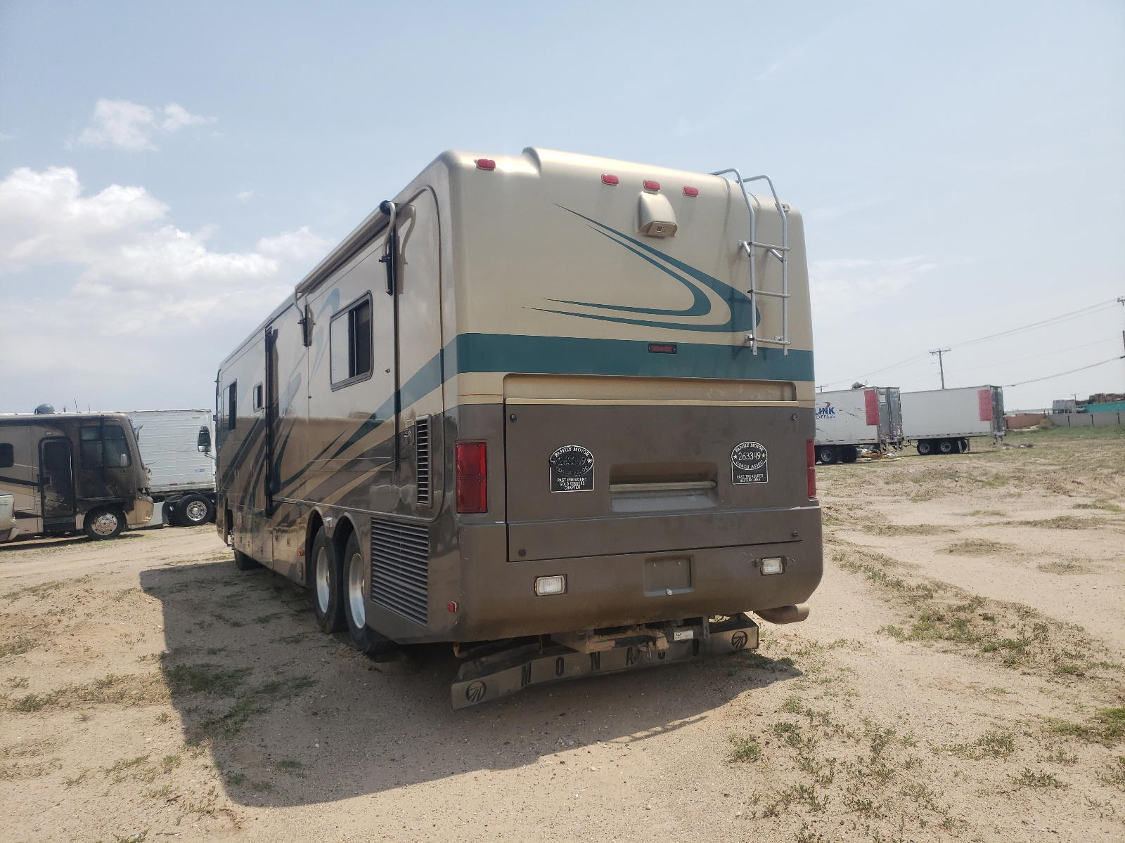 Photo 3 from auction – 2003 MONA MOTORHOME with VIN 1RF13561031023939