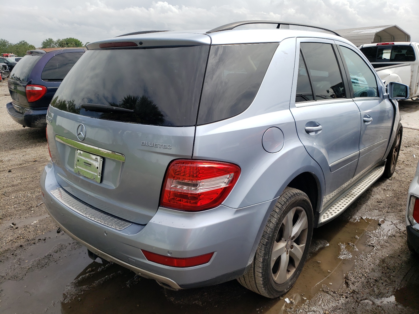 Photo 4 from auction – 2011 MERCEDES-BENZ ML 350 BLU with VIN 4JGBB2FB2BA705513
