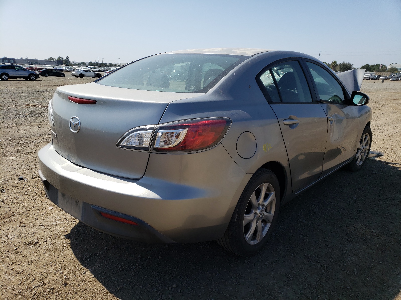 Photo 4 from auction – 2010 MAZDA 3 I with VIN JM1BL1SG1A1257115