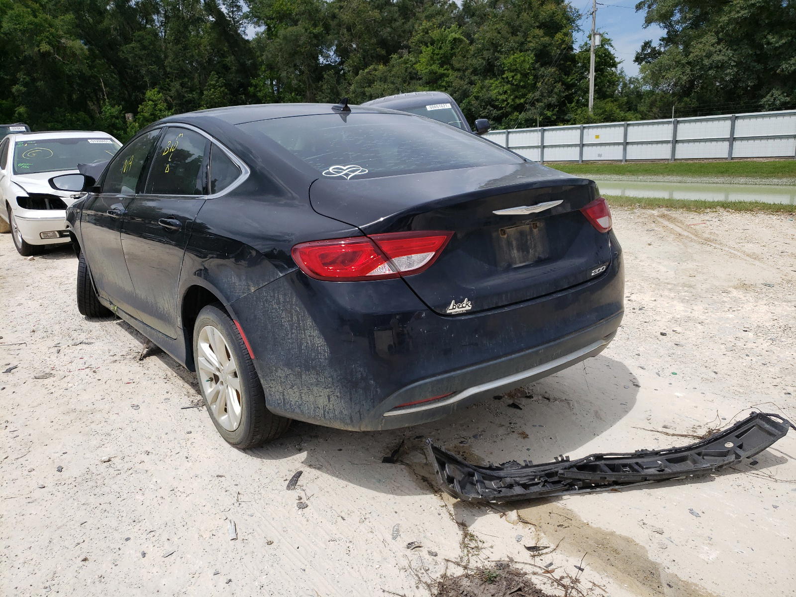 Photo 3 from auction – 2017 CHRYSLER 200 LIMITE with VIN 1C3CCCAB7HN506336