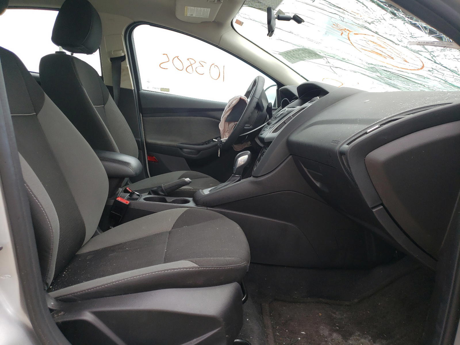 Photo 5 from auction – 2014 FORD FOCUS SE with VIN 1FADP3F28EL434752