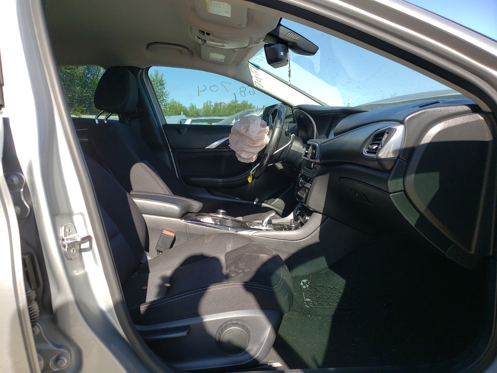 Photo 5 from auction – 2019 INFINITI QX30 BASE with VIN SJKCH5CP8KA011981
