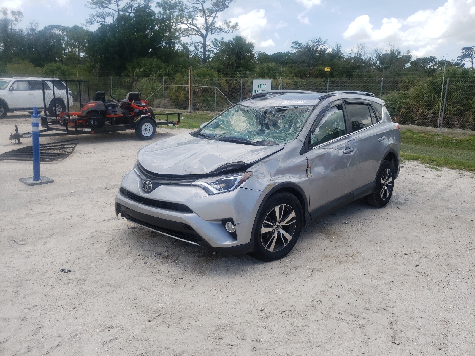 Photo 2 from auction – 2018 TOYOTA RAV4 ADVEN with VIN 2T3WFREV4JW425462