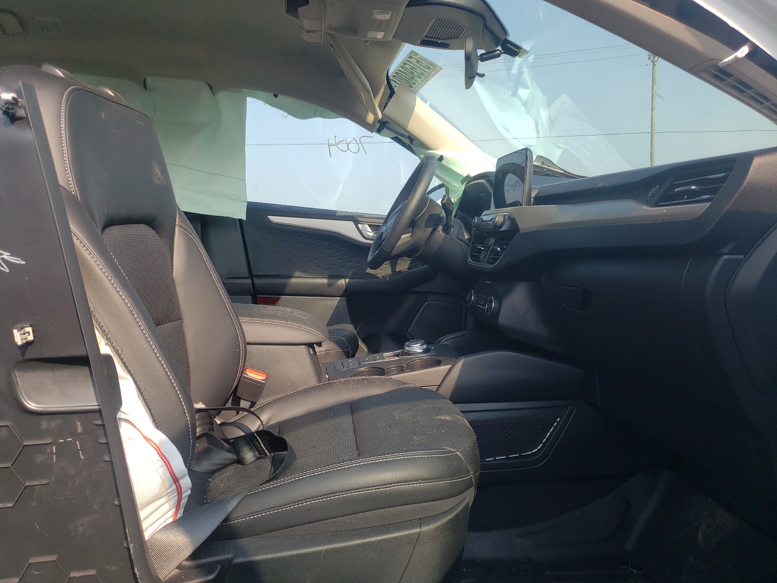 Photo 5 from auction – 2020 FORD ESCAPE SEL with VIN 1FMCU9H63LUC18926