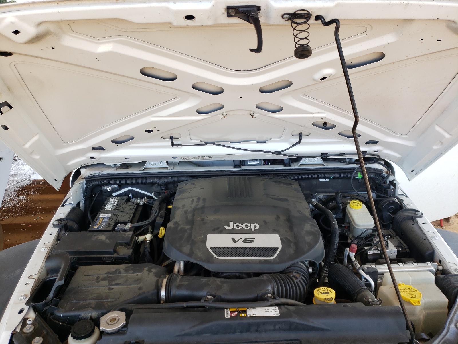 Photo 7 from auction – 2014 JEEP WRANGLER U with VIN 1C4BJWDG0EL178562