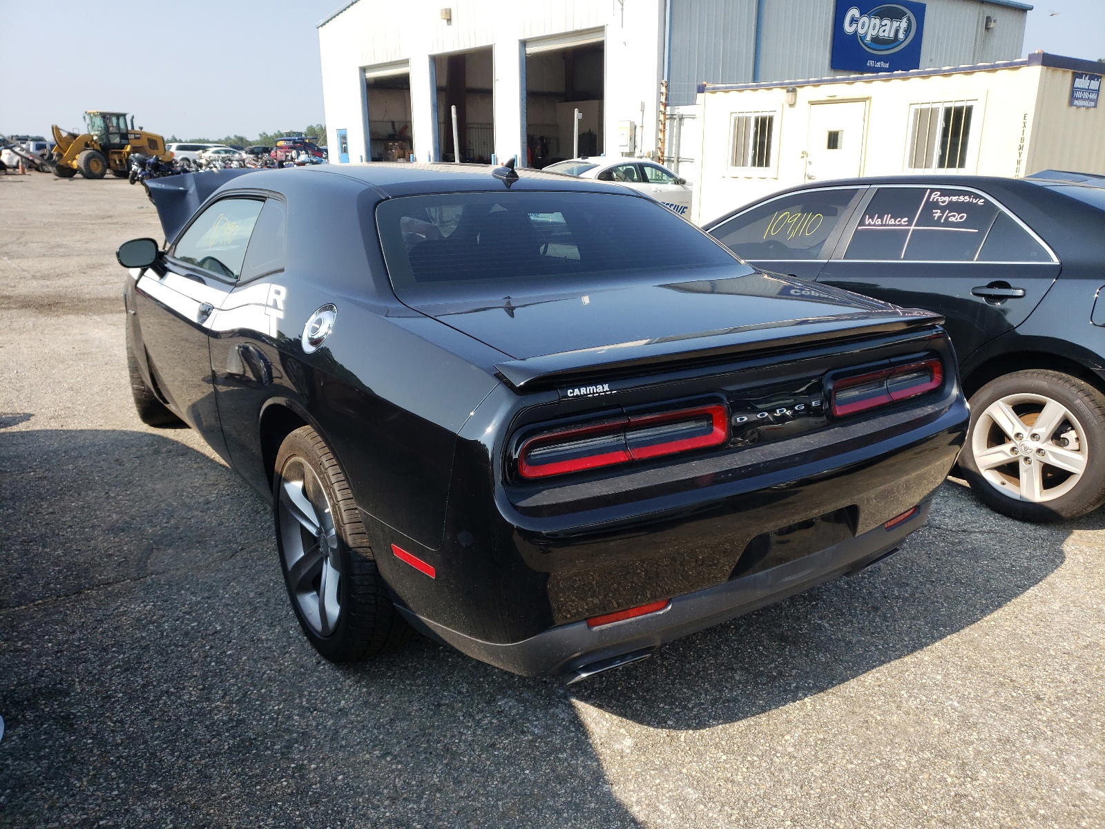 Photo 3 from auction – 2015 DODGE CHALLENGER with VIN 2C3CDZAT6FH703142
