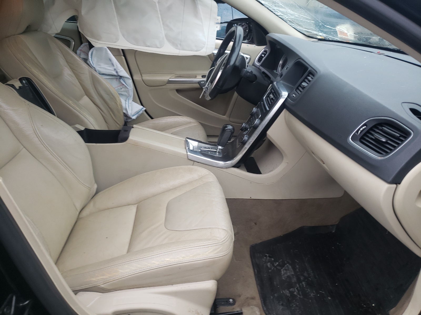 Photo 5 from auction – 2012 VOLVO S60 T5 with VIN YV1622FS1C2082915