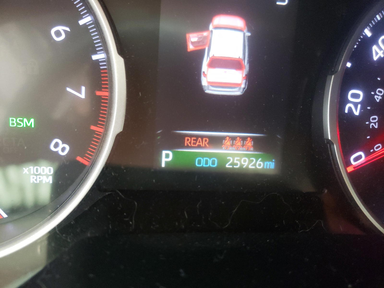 Photo 8 from auction – 2019 TOYOTA RAV4 XLE with VIN JTMP1RFV9KD005101