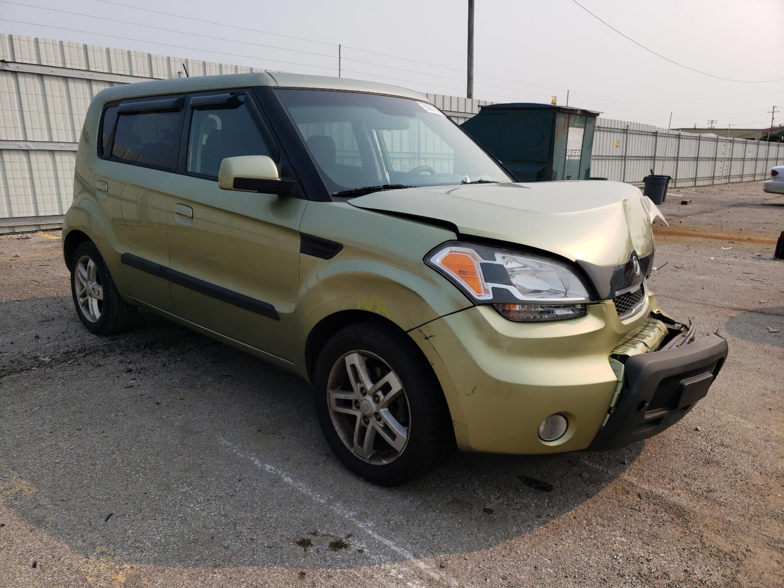 KIA SOUL + 2010 with VIN KNDJT2A2XA7038965 - Photo from auction