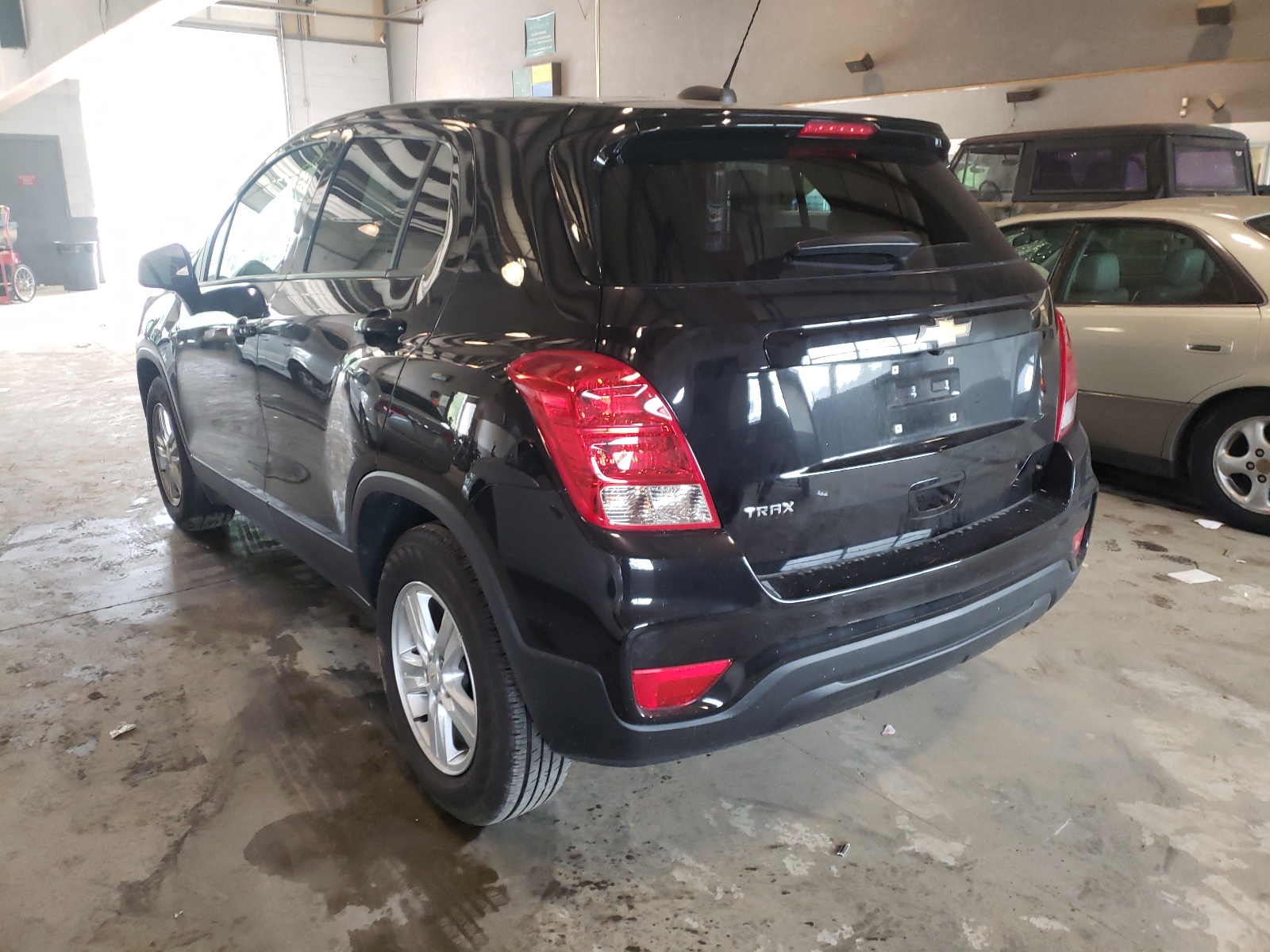 Photo 3 from auction – 2020 CHEVROLET TRAX LS with VIN KL7CJKSB9LB322470