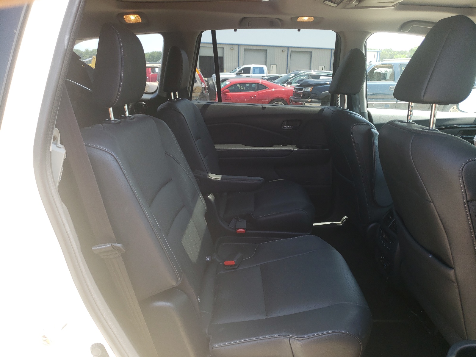 Photo 6 from auction – 2017 HONDA PILOT ELIT with VIN 5FNYF6H01HB045874
