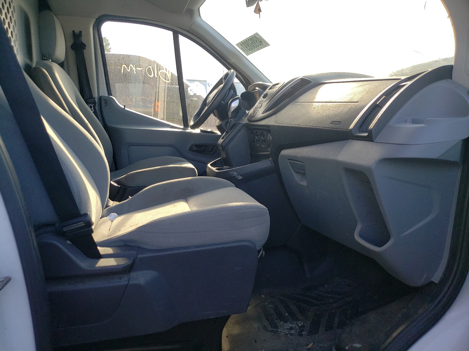 Photo 5 from auction – 2016 FORD TRANSIT T- with VIN 1FTYR1ZM5GKA90524