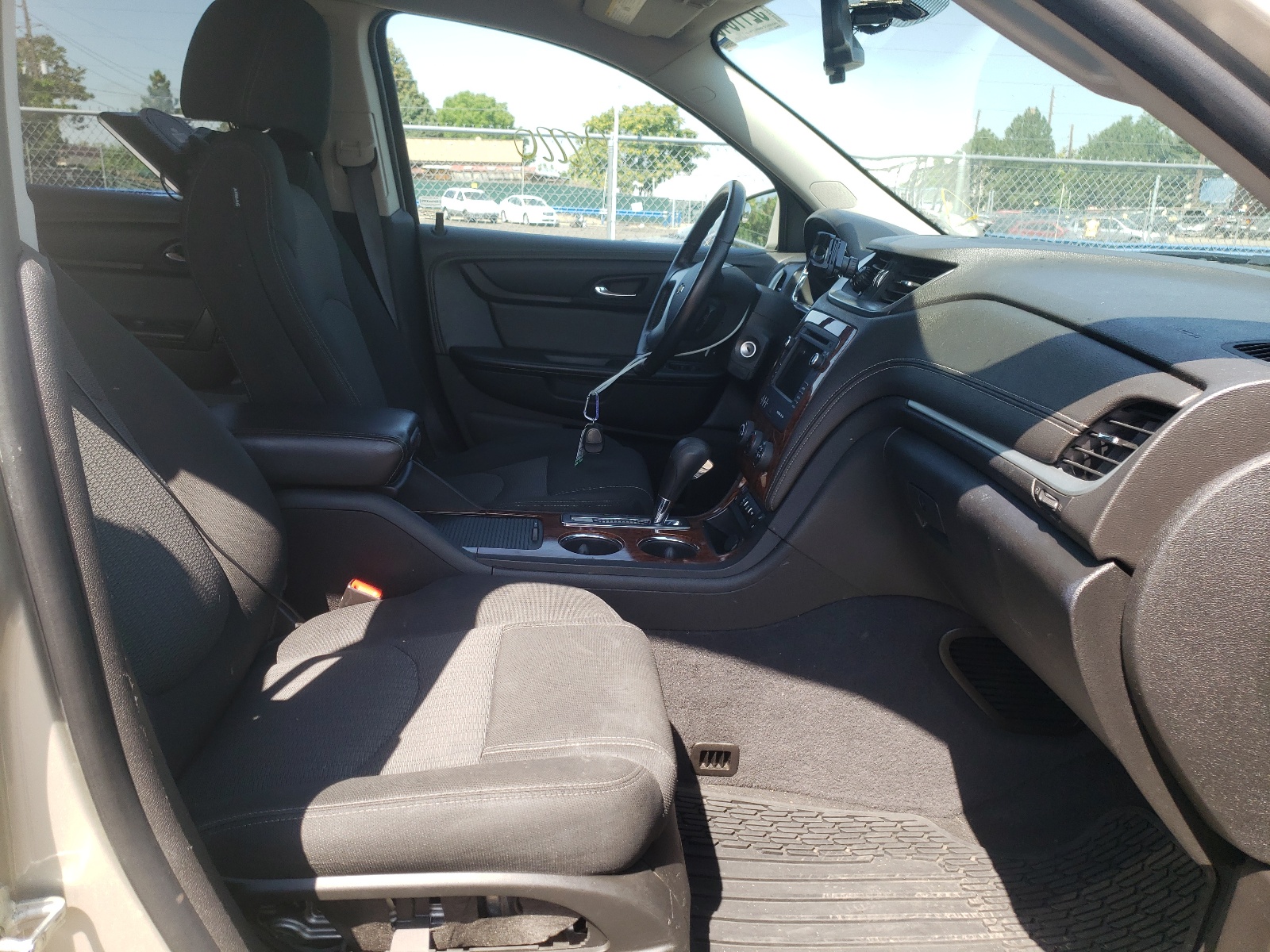 Photo 19 from auction – 2014 CHEVROLET TRAVERSE L with VIN 1GNKVGKD1EJ232943