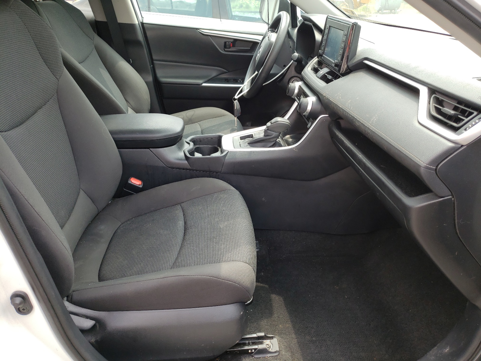 Photo 5 from auction – 2021 TOYOTA RAV4 LE with VIN 2T3G1RFV3MC170133