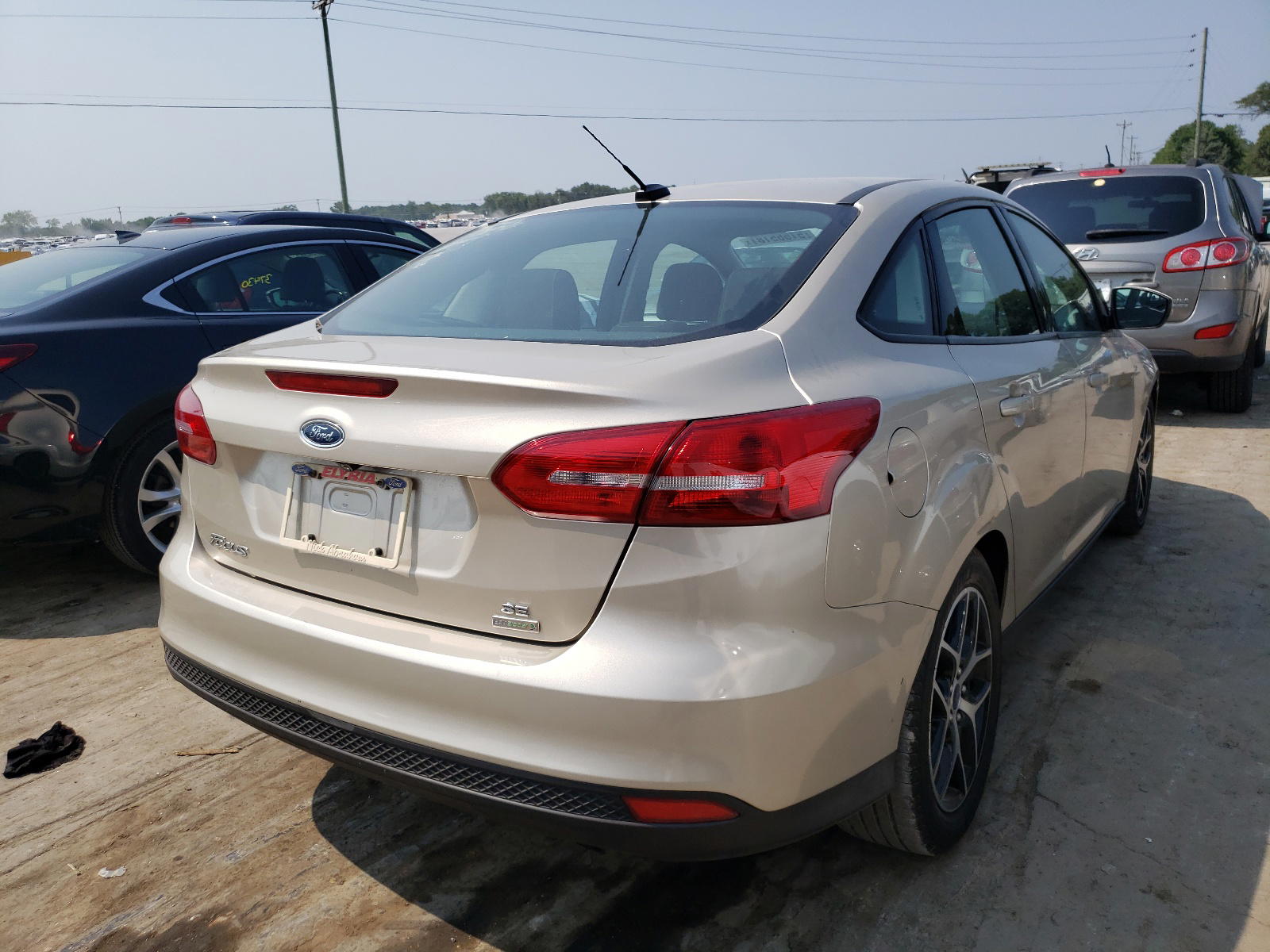 Photo 4 from auction – 2017 FORD FOCUS SE with VIN 1FADP3FE0HL292363