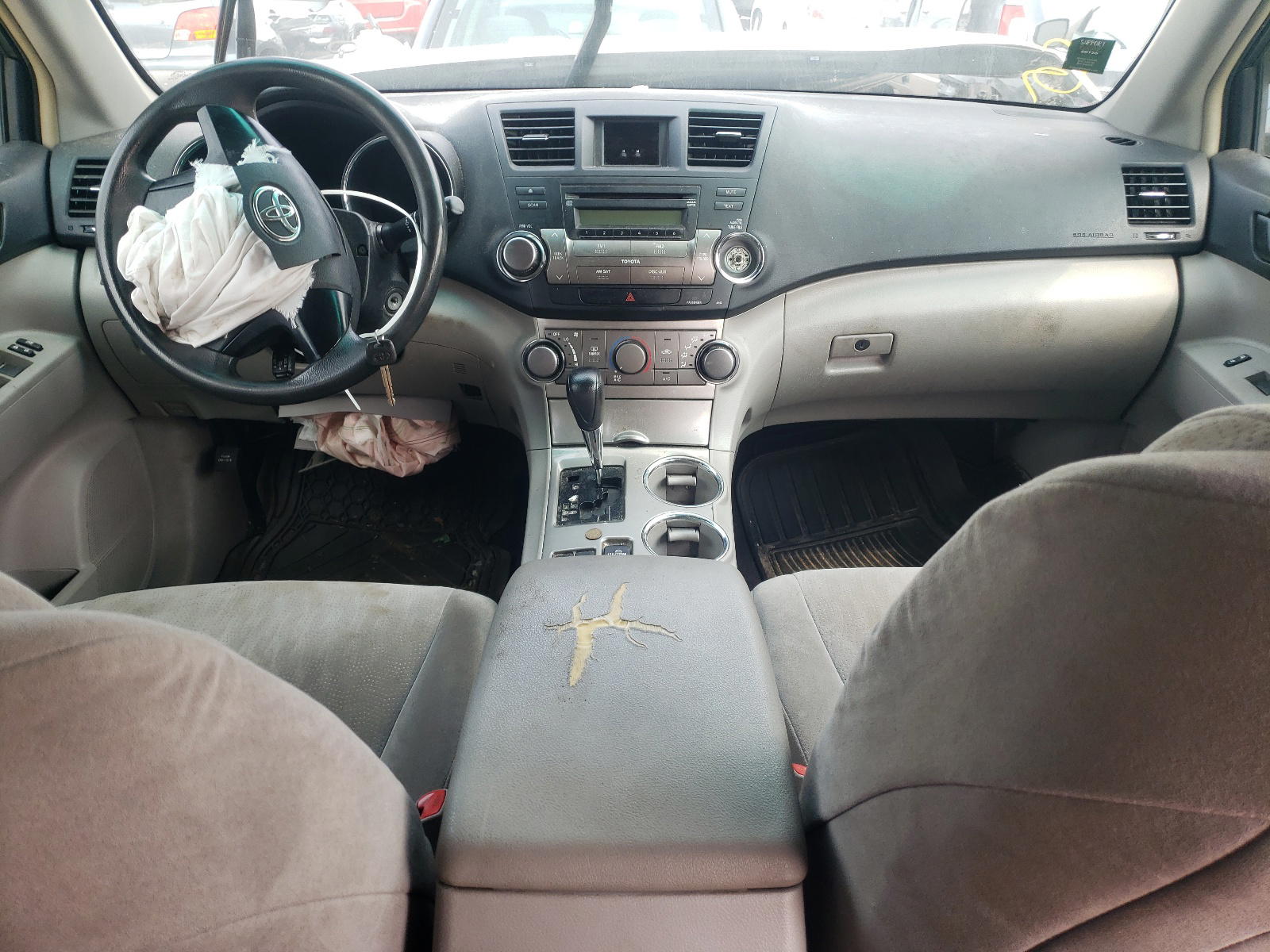 Photo 9 from auction – 2011 TOYOTA HIGHLANDER with VIN 5TDBK3EH1BS074336