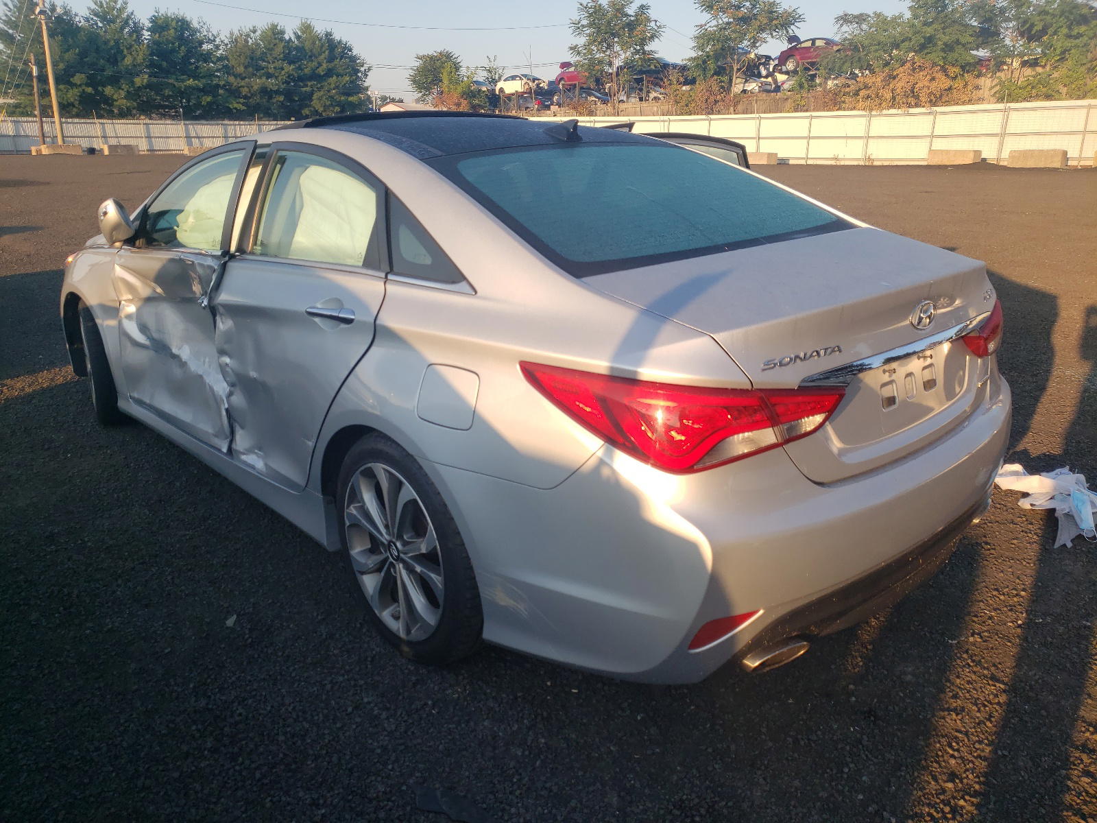 Photo 3 from auction – 2014 HYUNDAI SONATA SE with VIN 5NPEC4AB5EH844596