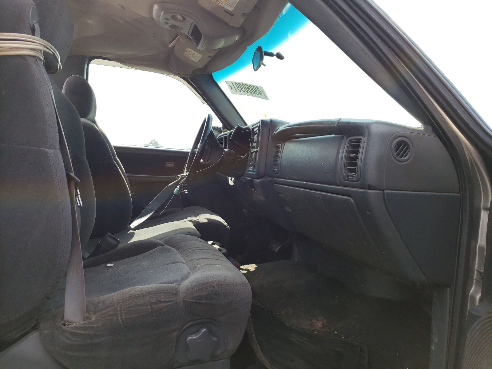 Photo 5 from auction – 2002 CHEVROLET SILVERADO with VIN 1GCGC24U32Z121229