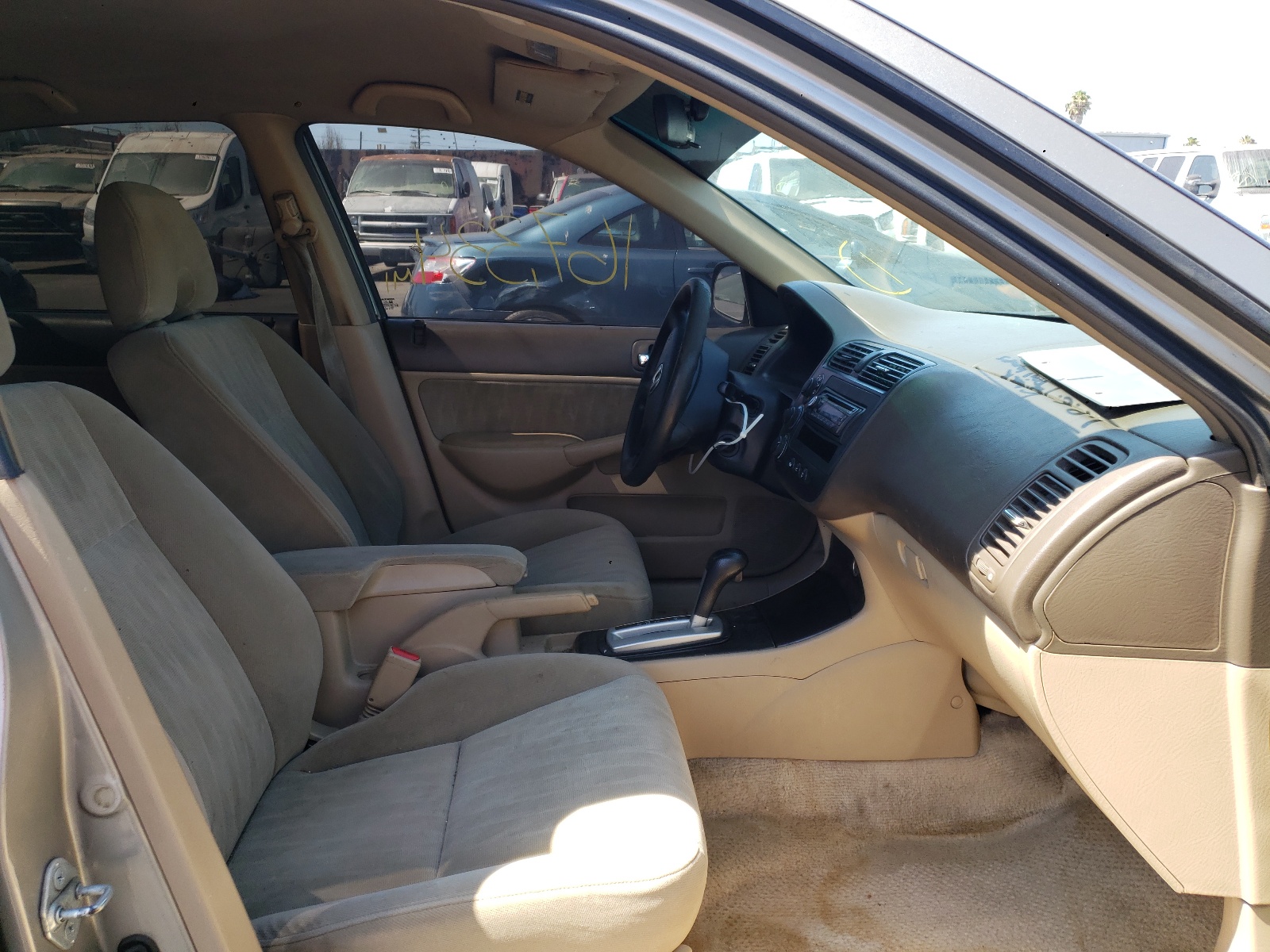 Photo 5 from auction – 2004 HONDA CIVIC LX with VIN 2HGES16624H502514