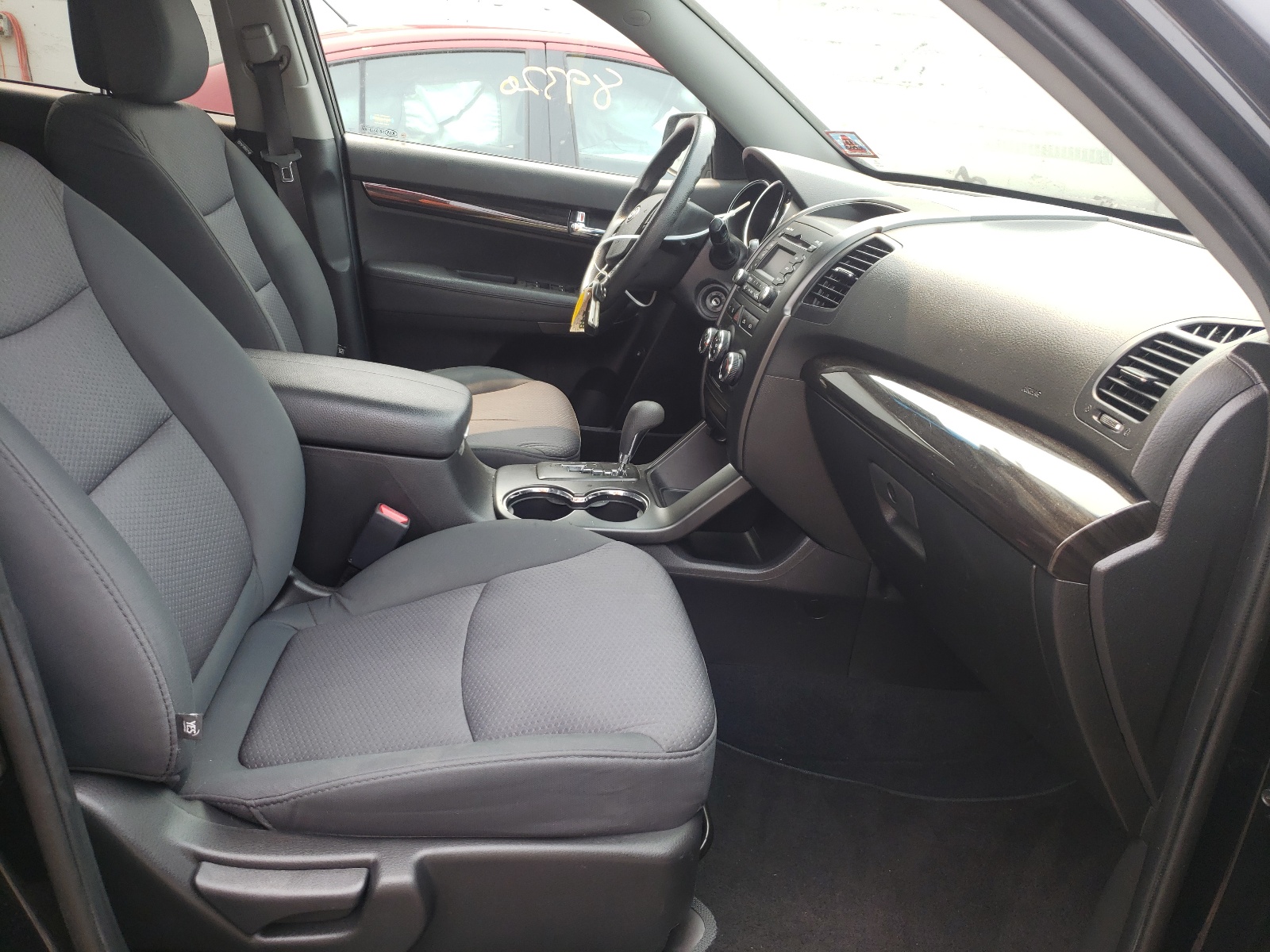 Photo 5 from auction – 2012 KIA SORENTO BA with VIN 5XYKTDA24CG250699