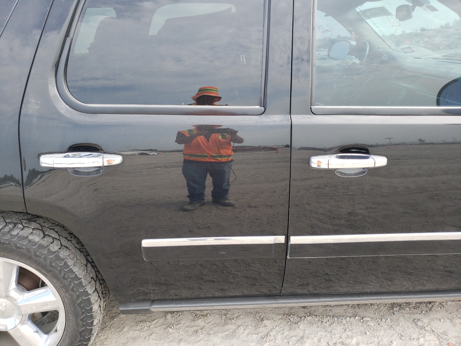 Photo 6 from auction – 2013 CHEVROLET TAHOE K150 with VIN 1GNSKCE02DR355192