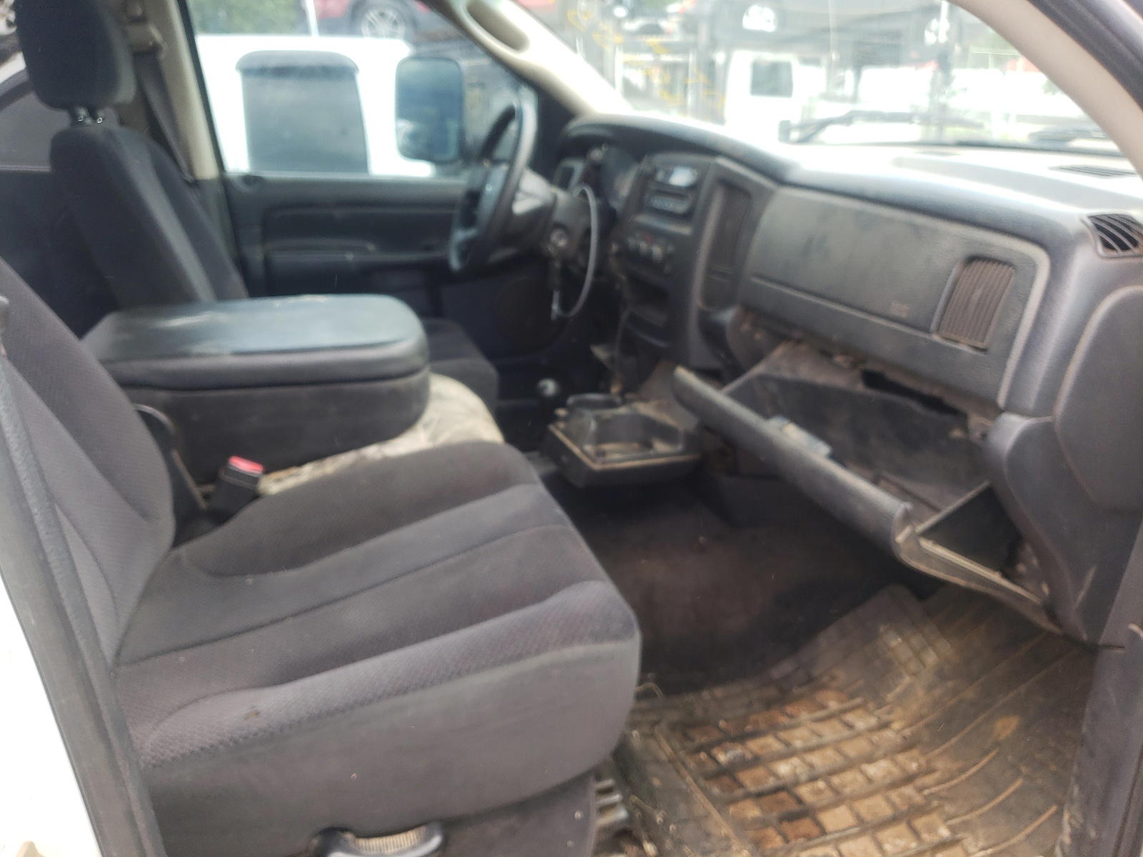 Photo 5 from auction – 2004 DODGE RAM 2500 S with VIN 3D7KU28C64G278464