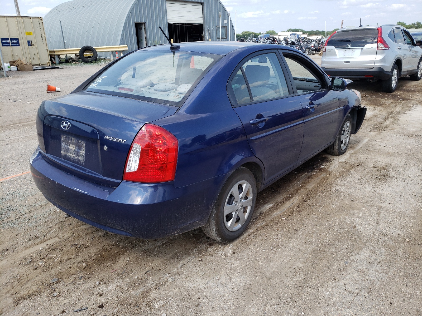Photo 4 from auction – 2011 HYUNDAI ACCENT GLS with VIN KMHCN4AC2BU613162