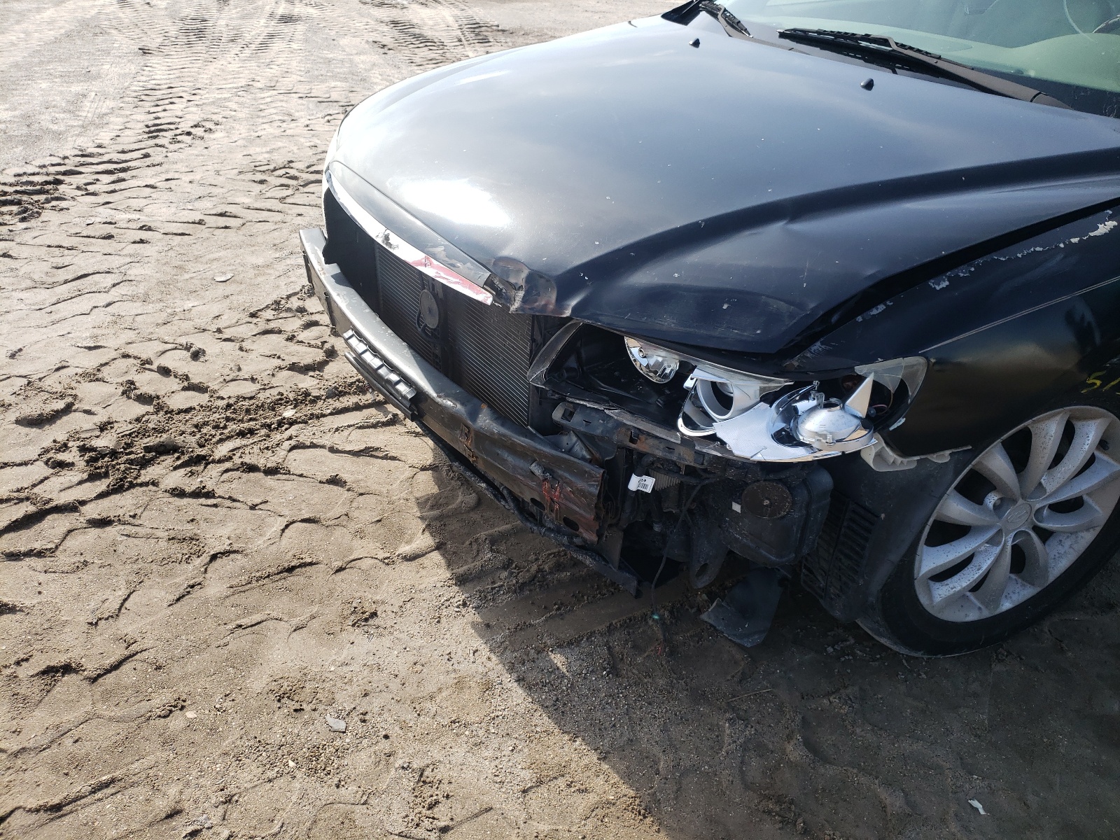 Photo 9 from auction – 2007 HYUNDAI AZERA SE with VIN KMHFC46F67A148819