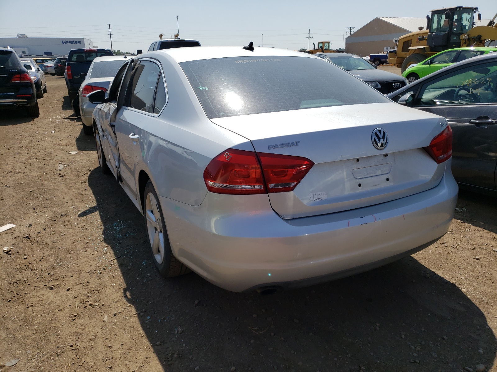 Photo 3 from auction – 2012 VOLKSWAGEN PASSAT SE with VIN 1VWBP7A34CC042046