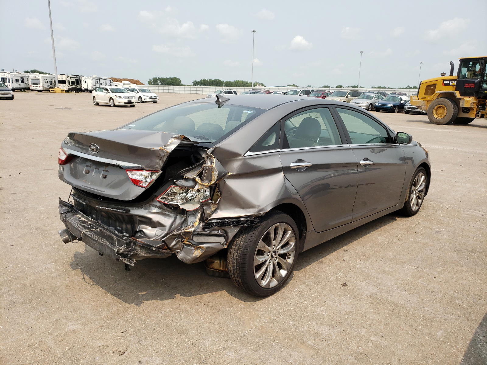Photo 4 from auction – 2011 HYUNDAI SONATA SE with VIN 5NPEC4AC3BH068098