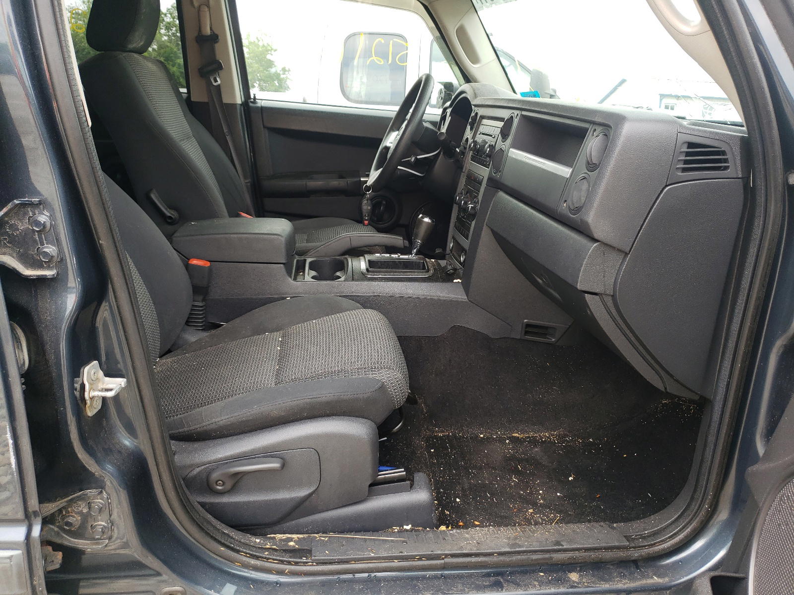Photo 5 from auction – 2008 JEEP COMMANDER with VIN 1J8HG48K98C132706