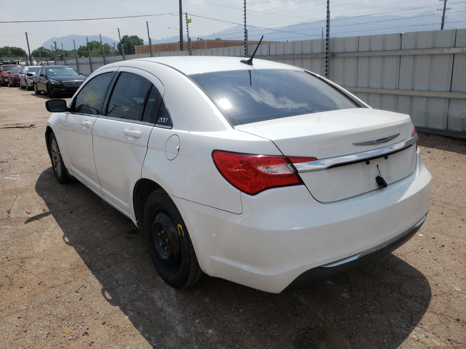 Photo 3 from auction – 2013 CHRYSLER 200 LX with VIN 1C3CCBAB3DN670638
