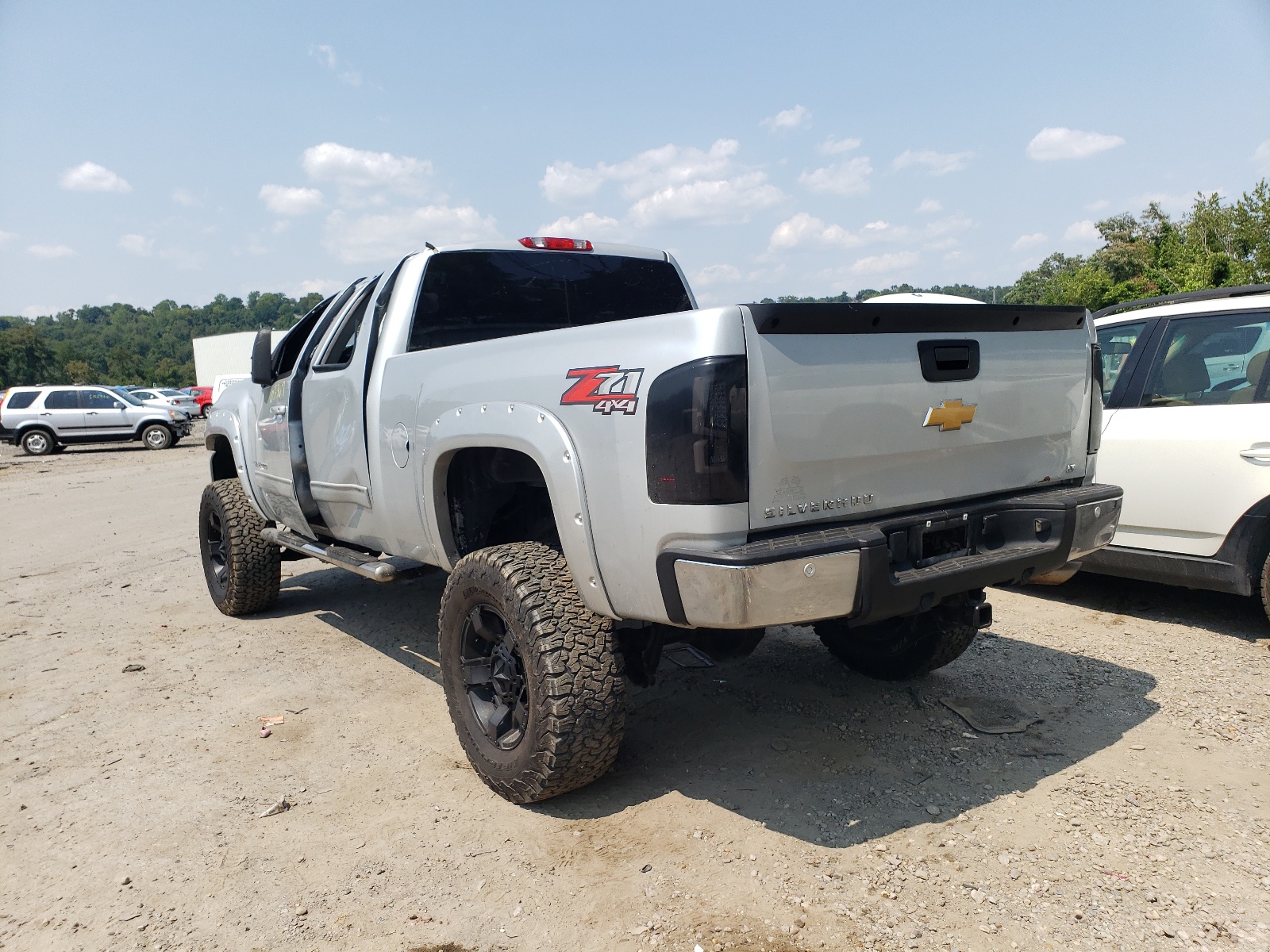 Photo 3 from auction – 2013 CHEVROLET SILVERADO with VIN 1GCRKSE21DZ104988