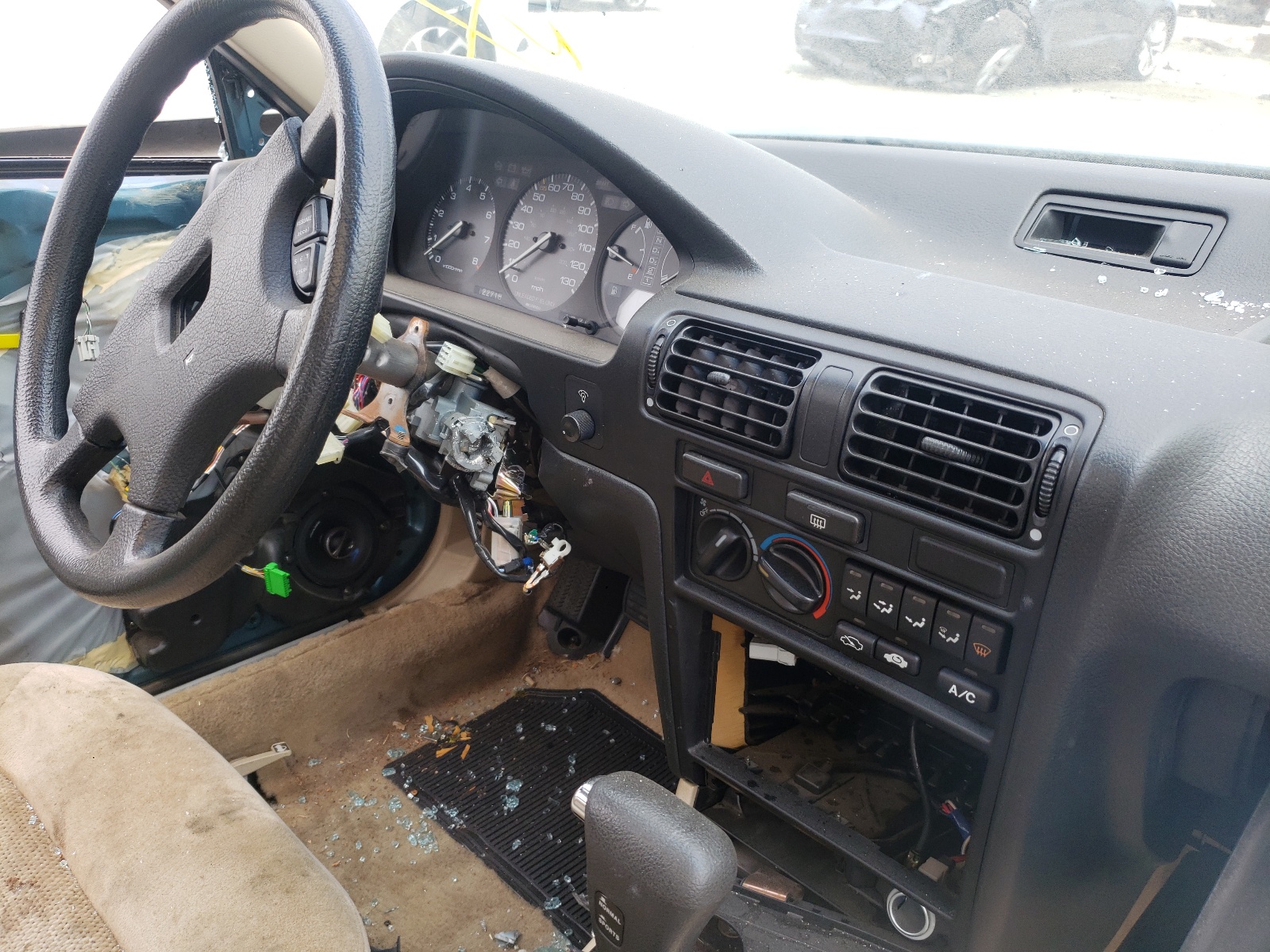 Photo 9 from auction – 1990 HONDA ACCORD EX with VIN JHMCB7663LC037265